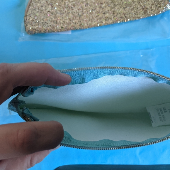 Glittery ✨ tarte makeup bags. - Picture 7 of 12